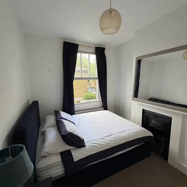 Ashbury Rd, London SW11 5UW, UK