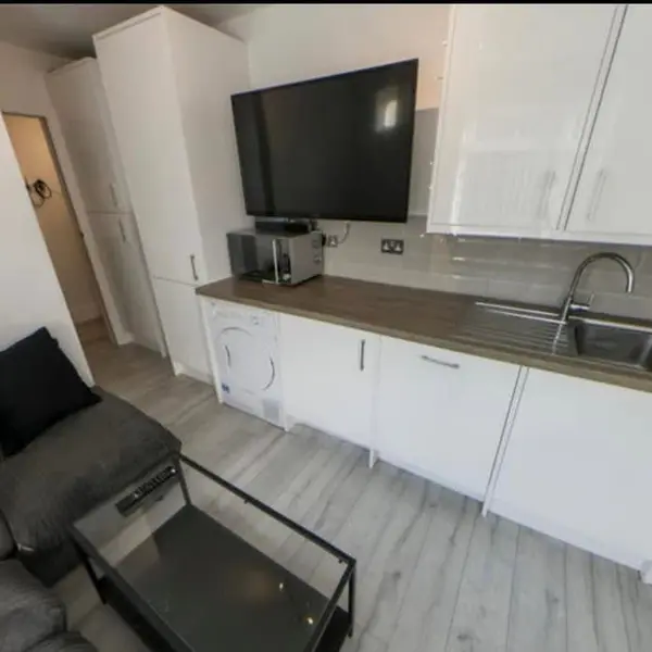 409 Clapham Rd, London SW9 9BT, UK