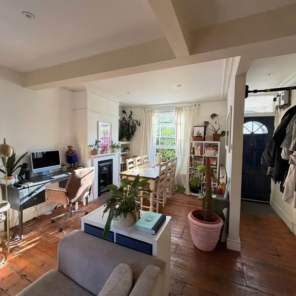 Ashbury Rd, London SW11 5UW, UK