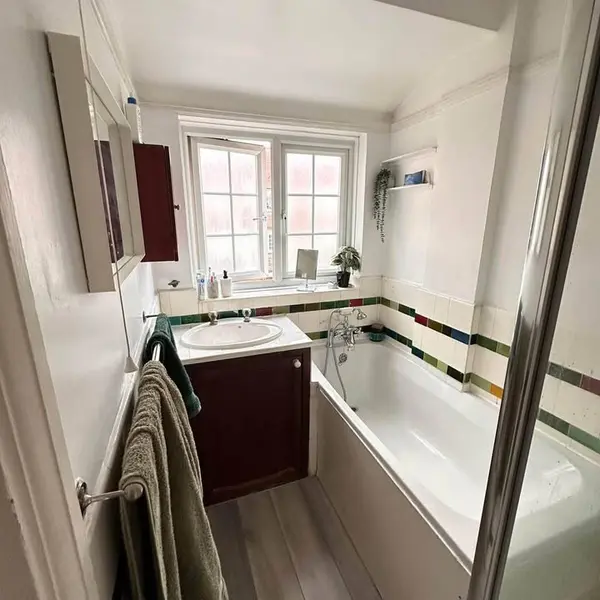 Beeches Rd, London SW17 7LY, UK