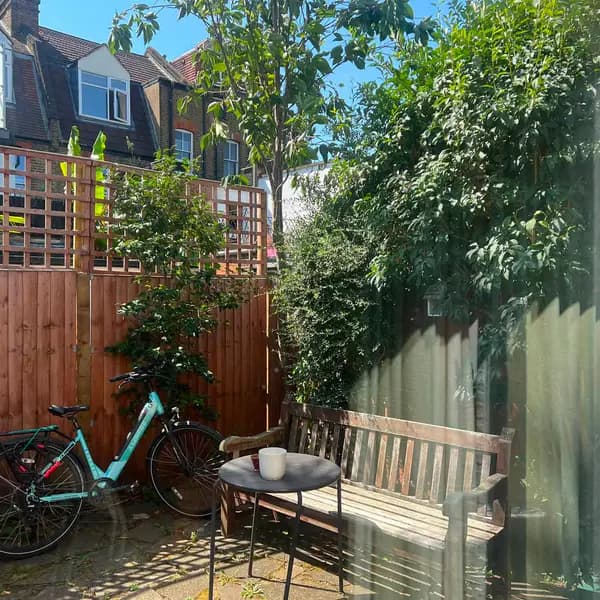 London W12, UK