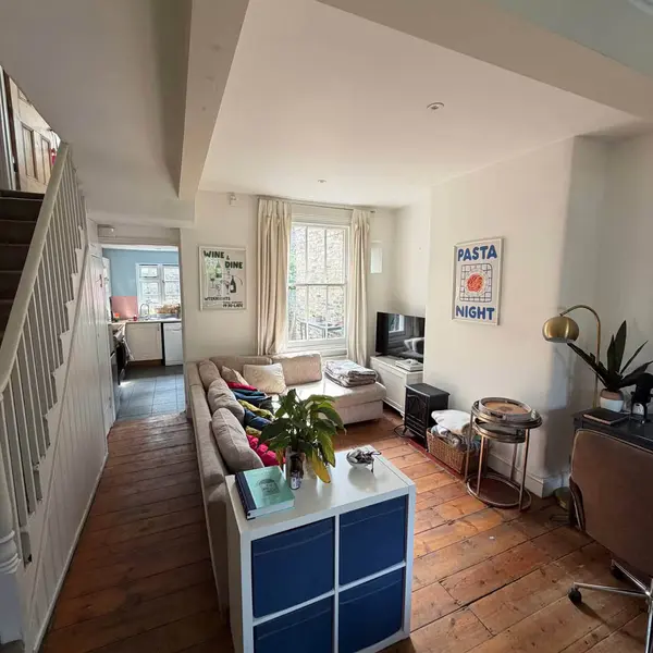 Ashbury Rd, London SW11 5UW, UK