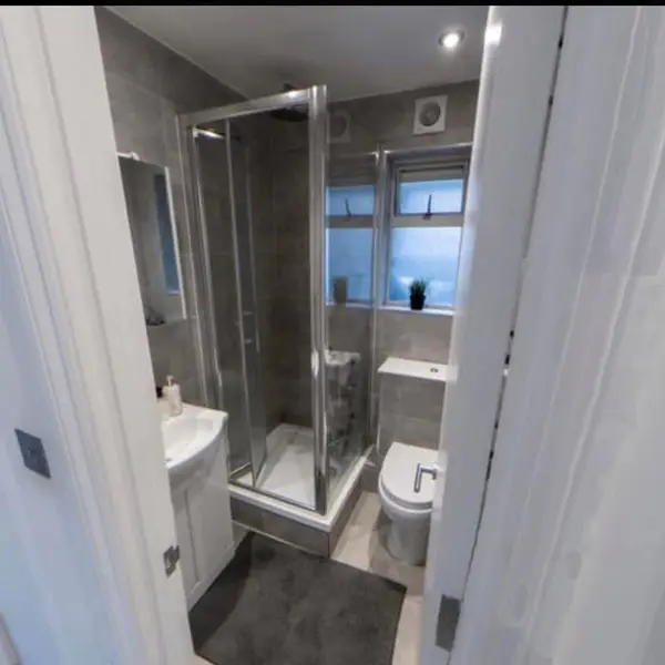 409 Clapham Rd, London SW9 9BT, UK